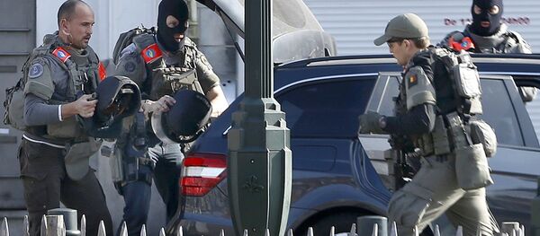 Des policiers visés par des tirs lors d'une perquisition à Bruxelles - Sputnik Afrique