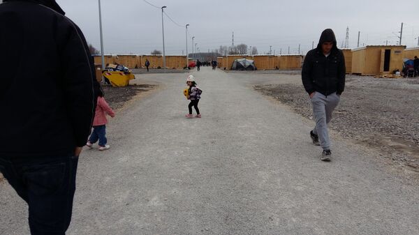 « Les enfants jouent, les hommes font du foot : il y a des exutoires, ce n’est plus l’effet cocotte-minute du camp du Basroch » « Les enfants jouent, les hommes font du foot : il y a des exutoires, ce n’est plus l’effet cocotte-minute du camp du Basroch » - Sputnik Afrique