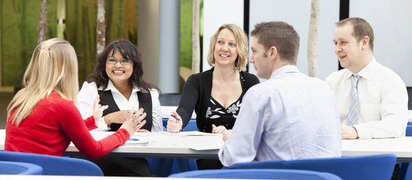 Collègues - Sputnik Afrique