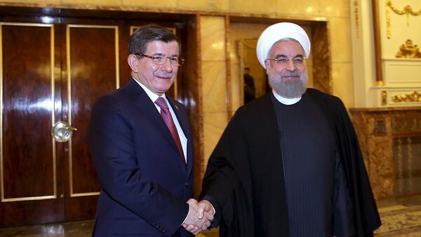 Le président iranien Hassan Rohani et le premier ministre turc Ahmet Davutoglu - Sputnik Afrique