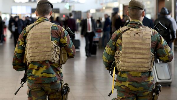 Aéroport de Bruxelles: des tirs et des cris en arabe entendus avant les explosions - Sputnik Afrique