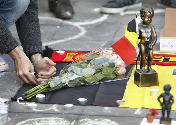 Les hommages en mémoire des victimes des attentats de Bruxelles Les hommages en mémoire des victimes des attentats de Bruxelles - Sputnik Afrique