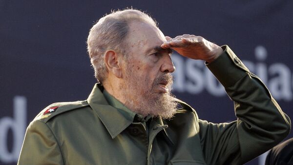 Cuban President Fidel Castro gestures during a political rally of the Alternative Mercosur Summit in Cordoba, Argentina, 21 July 2006. - Sputnik Afrique