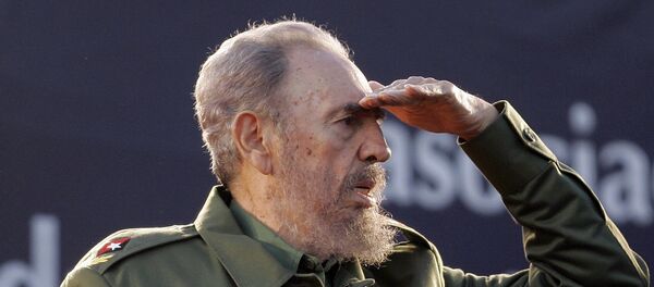 Cuban President Fidel Castro gestures during a political rally of the Alternative Mercosur Summit in Cordoba, Argentina, 21 July 2006. - Sputnik Afrique