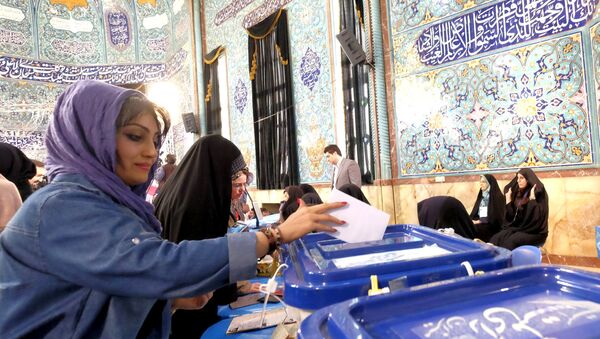 Des Iraniennes en train de voter lors d'élections législatives - Sputnik Afrique