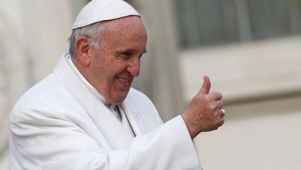Pope Francis gestures during a special audience to celebrate a Jubilee day for the mystic saint Padre Pio in Saint Peter's Square at the Vatican February 6, 2016. - Sputnik Afrique
