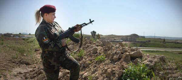 Hesibe Azad: Les djihadistes ont peur des femmes-peshmergas - Sputnik Afrique