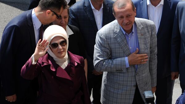 Le président turc Recep Tayyip Erdogan et son épouse - Sputnik Afrique