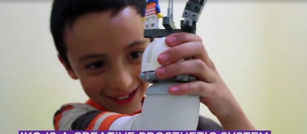 Une prothèse pour enfants legocompatible - Sputnik Afrique