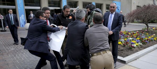 Eéchauffourées devant les bâtiments de la Brookings Institution à Washington - Sputnik Afrique