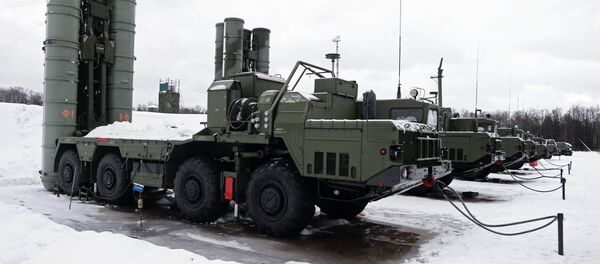 Des systèmes de missiles sol-air S-400 Triumph - Sputnik Afrique