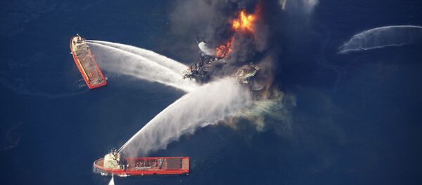 L'explosion en avril de la plateforme pétrolière Deepwater Horizon a déclenché la pire marée noire de l'histoire des Etats-Unis. - Sputnik Afrique