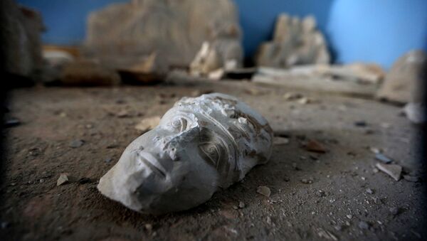 Ruines d'une statue dans le musée de Palmyre - Sputnik Afrique