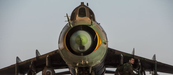 Un Su-22 syrien  à la base aérienne  dans la province de Homs - Sputnik Afrique