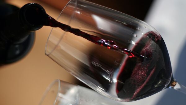 Le vin rouge recélerait-il la clé du nectar de jouvence? - Sputnik Afrique