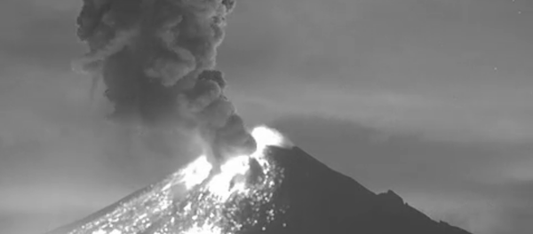 L’éruption extraordinaire du volcan Popocatepetl - Sputnik Afrique