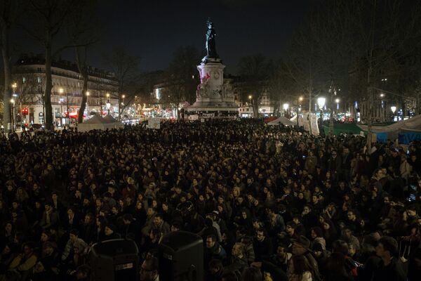 Pourquoi Nuit Debout n’est pas un Podemos à la française Pourquoi Nuit Debout n’est pas un Podemos à la française - Sputnik Afrique