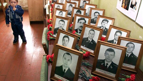Une cérémonie en mémoire des victimes du naufrage du Koursk en Russie - Sputnik Afrique