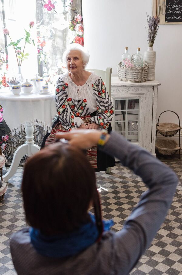 La jeune photographe Eli Driu a essayé de capturer la beauté intérieure des personnes âgées. - Sputnik Afrique