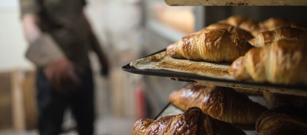 Un boulanger cède son commerce au sans-abri pour un euro symbolique - Sputnik Afrique