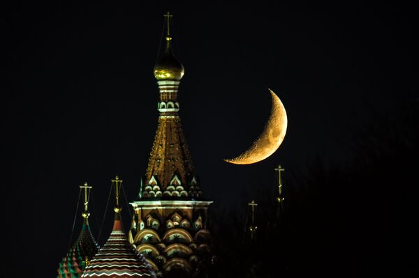 Le Kremlin de Moscou pendant la nuit - Sputnik Afrique