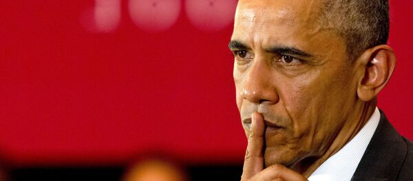 President Barack Obama listens to a question after speaking about his Supreme Court nominee Merrick Garland, Thursday, April 7, 2016, at the University of Chicago Law School in Chicago. - Sputnik Afrique