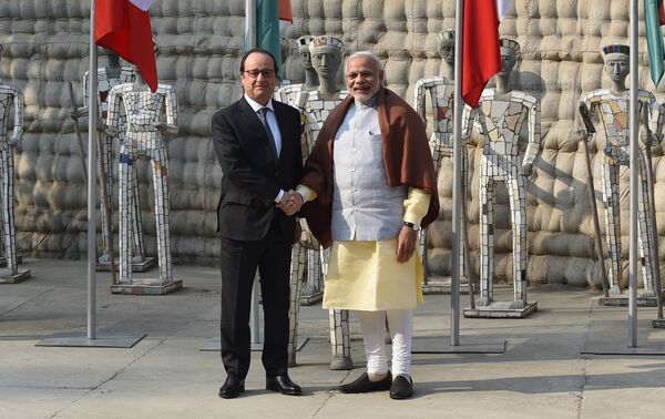 Le président français François Hollande et le premier ministre indien Narendra Modi Le président français François Hollande et le premier ministre indien Narendra Modi - Sputnik Afrique