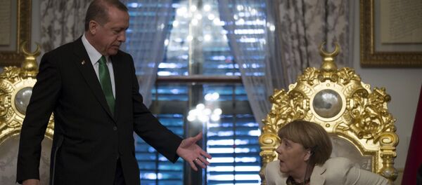 Angela Merkel und Recep Tayyip Erdogan Angela Merkel und Recep Tayyip Erdogan - Sputnik Afrique