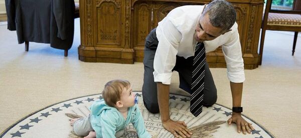 Barack Obama et la fille de Jen Psaki - Sputnik Afrique