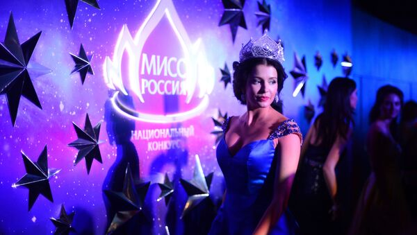 Мисс Россия 2015 София Никитчук перед началом финала конкурса Мисс Россия 2016 - Sputnik Afrique