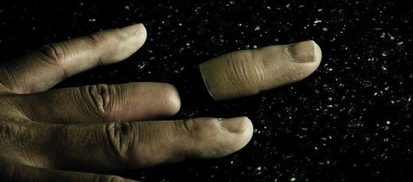 Elle greffe des doigts artificiels aux yakuzas - Sputnik Afrique