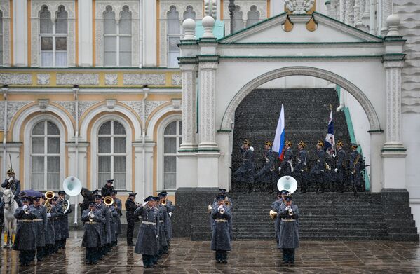 La cérémonie de relève de la garde du Régiment du Kremlin - Sputnik Afrique