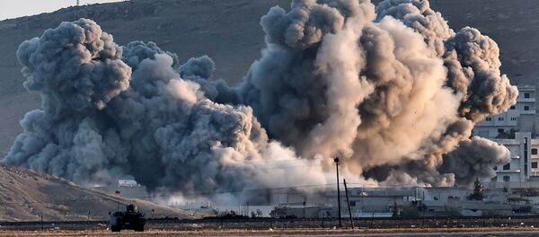La ville de Kobané pilonnée par la coalition - Sputnik Afrique