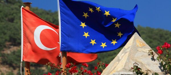 drapeaux de la Turquie et de l'UE - Sputnik Afrique
