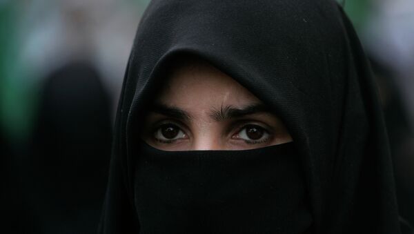 Pays-Bas l’interdiction de porter la burqa entre en vigueur - Sputnik Afrique