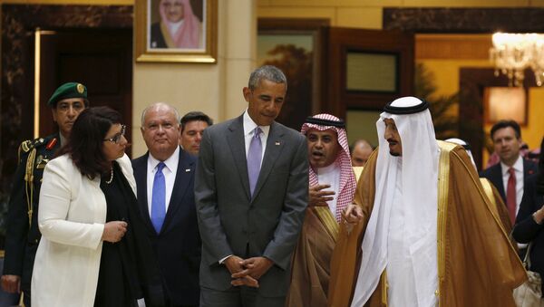 Barack Obama et le roi saoudien Salmane ben Abdelaziz Al Saoud - Sputnik Afrique