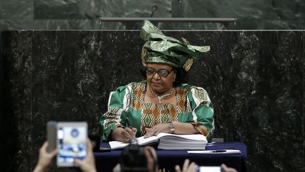 Edna Molewa, ministre sud-africaine des affaires environnementales - Sputnik Afrique
