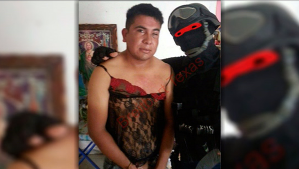 Ce marine mexicain qui costume les narcotrafiquants en lingerie - Sputnik Afrique