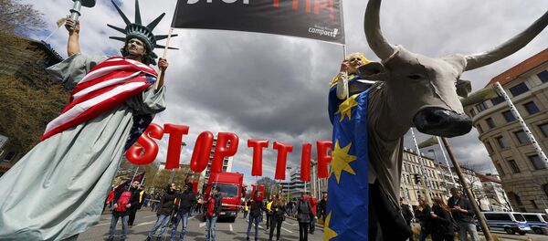 Une manifestation contre le TTIP à Hanovre - Sputnik Afrique