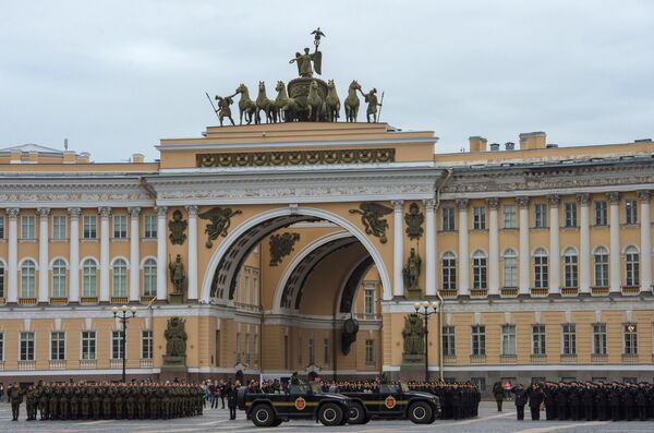 A Saint-Pétersbourg, première répétition en vue de la Parade de la Victoire - Sputnik Afrique