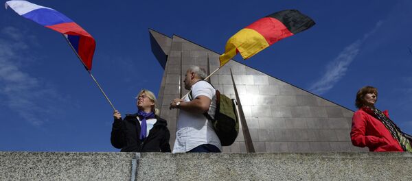 Nationalflaggen Russlands und Deutschlands in Berlin - Sputnik Afrique