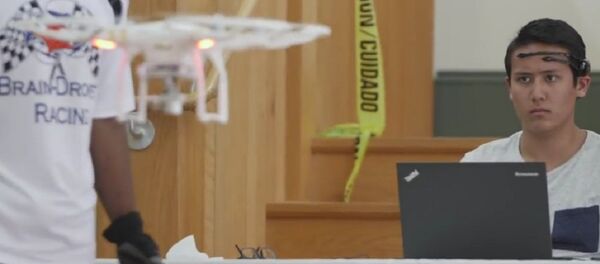 Les drones guidés par la pensée sont désormais réalité (vidéo) Les drones guidés par la pensée sont désormais réalité (vidéo) - Sputnik Afrique