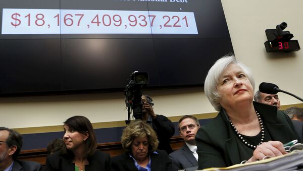 Le président du conseil de la Réserve fédérale Janet Yellen se prépare à témoigner devant la Chambre des services financiers sur le 15 Juillet 2015 - Sputnik Afrique