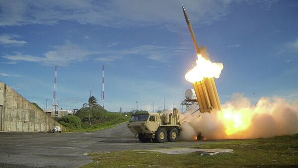 Two Terminal High Altitude Area Defense (THAAD) interceptors are launched during a successful intercept test. - Sputnik Afrique