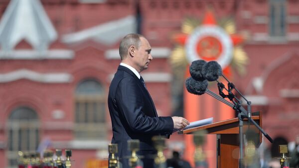 Президент РФ В.Путин на военном параде в честь 70-й годовщины Победы в ВОВ - Sputnik Afrique