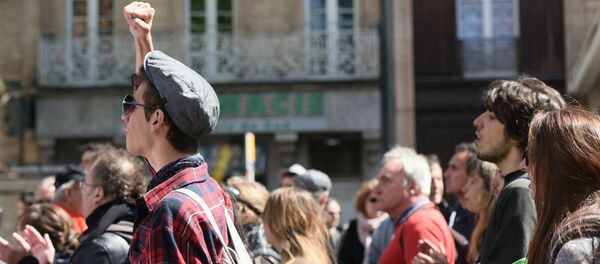 manifestants à Paris - Sputnik Afrique