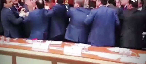 Le parlement turc transformé en ring de boxe [VIDEO] - Sputnik Afrique