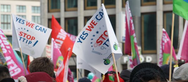 Manifestation contre l'accord TTIP à Berlin - Sputnik Afrique