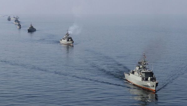 Des navires iraniens pendant les manoeuvres Velayat-90 dans le détroit d'Ormuz - Sputnik Afrique