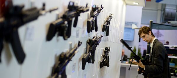 Kalashnikov mount displayed at the Russian Defense Ministry's Innovation Day 2015 exhibition, on the premises of the congress and exhibition center of the Russian armed forces in Kubinka, Moscow Region - Sputnik Afrique